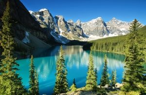 lake-moraine-alberta