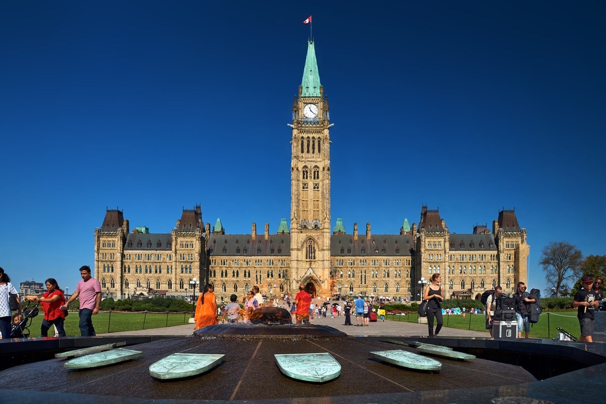 ÚLTIMA HORA: El ministro Fraser brinda información actualizada sobre 700 estudiantes internacionales que enfrentan la deportación de Canadá