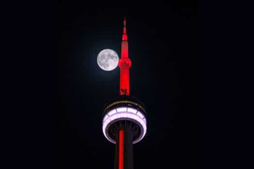 photo of cn tower in toronto