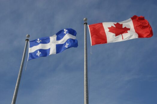 Bandera canadiense y de Quebec