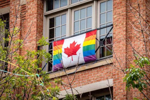 bandera canadiense del arco iris