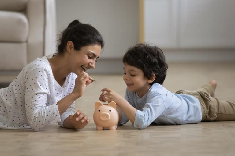 Useful Tips to Save Money for Newcomers in Canada | CIC News