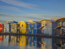 A group of houses on the Mosquito creek marina