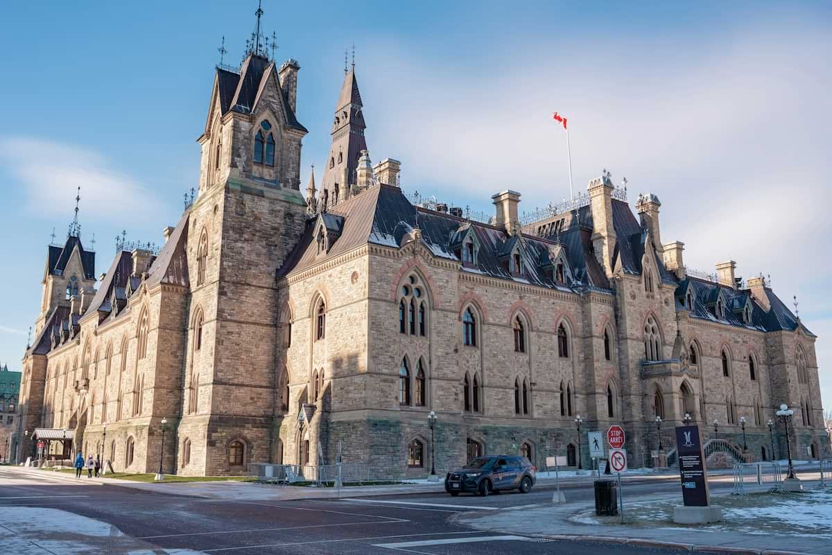 Parliament passes bill to grant citizenship to lost Canadians