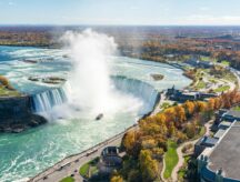 A view of the horseshoe falls in Ontario's lake Niagara