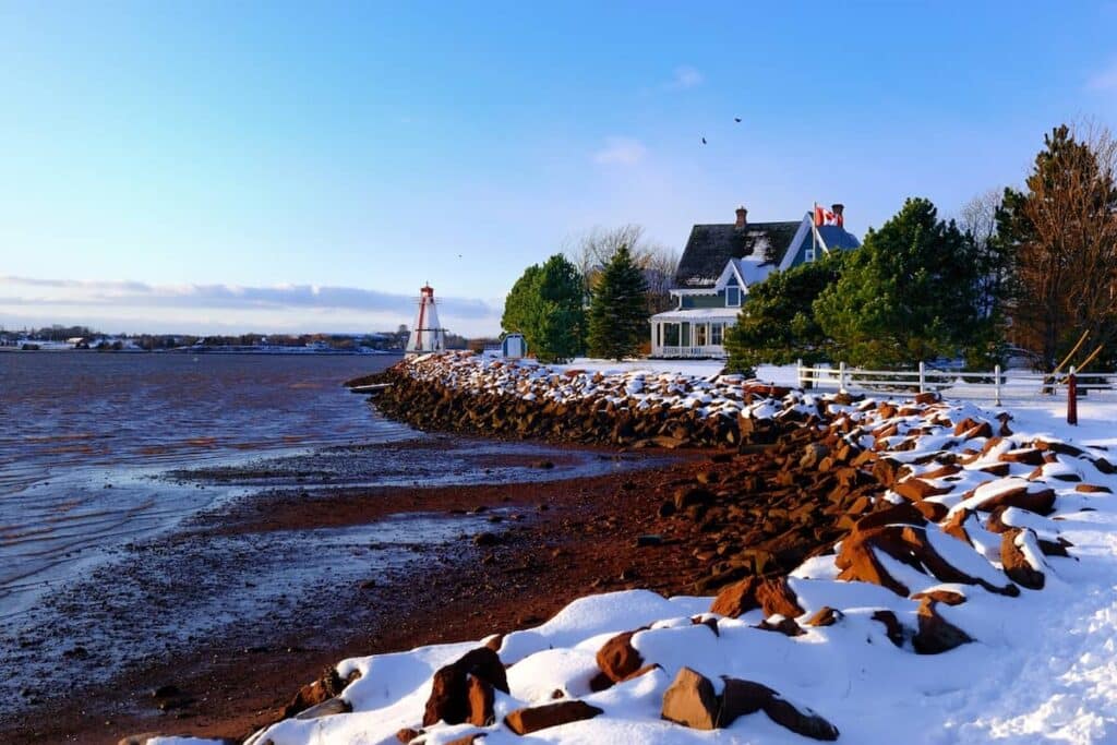 A picture of the PEI coast during the winter time.
