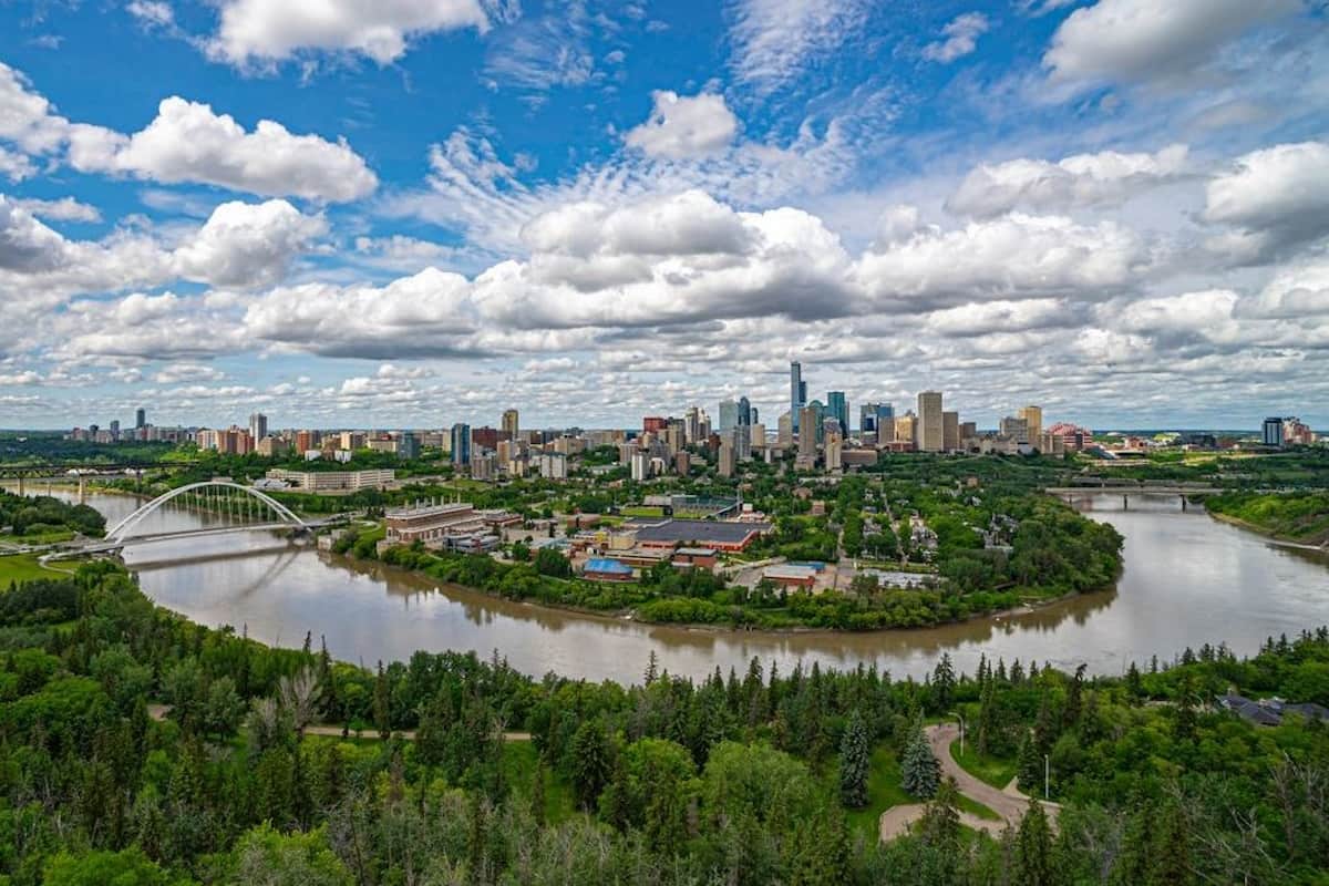Alberta Invites Hundreds of Workers to Apply for Provincial Nomination